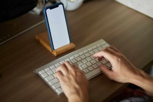 Como conectar mouse e teclado via Bluetooth no celular Android
