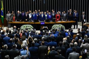 Congresso aprova novas regras para pagamento de precatórios na presença