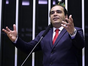 Conselho de Ética da Câmara confirma deputado que apoiou Bolsonaro