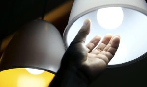 Conta de luz terá bandeira vermelha patamar 1 em outubro
