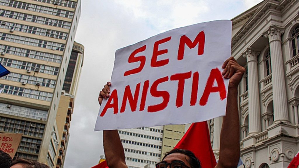 Debate sobre anistia reacende em meio ao julgamento de Bolsonaro