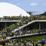 Deputados avaliam urgência de projeto que propõe anistia a golpistas