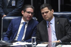 Deputados pressionam Hugo Motta a retaliar Senado após enterro de