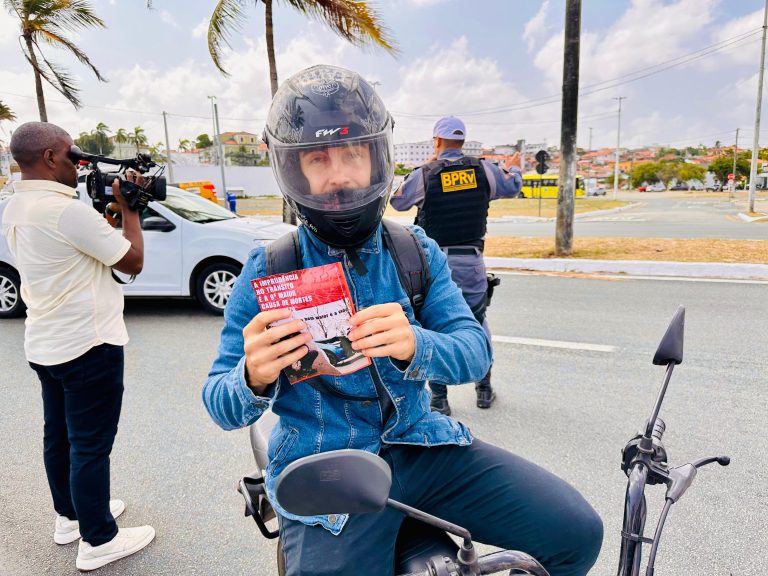 Detran realiza blitz educativa na abertura da Semana Nacional de