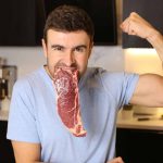 Dieta carnívora: quais os riscos de comer apenas carne, ovos
