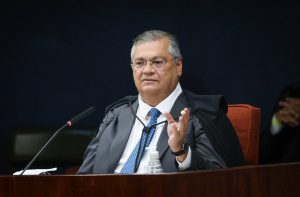 Dino cobra plano de fiscalização da AGU e TCU sobre