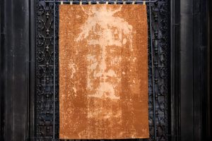 Documento encontrado reacende debate sobre o Santo Sudário