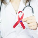 É verdade que há pessoas imunes ao HIV? Entenda o