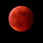 Eclipse lunar total e eclipse solar: o céu de setembro