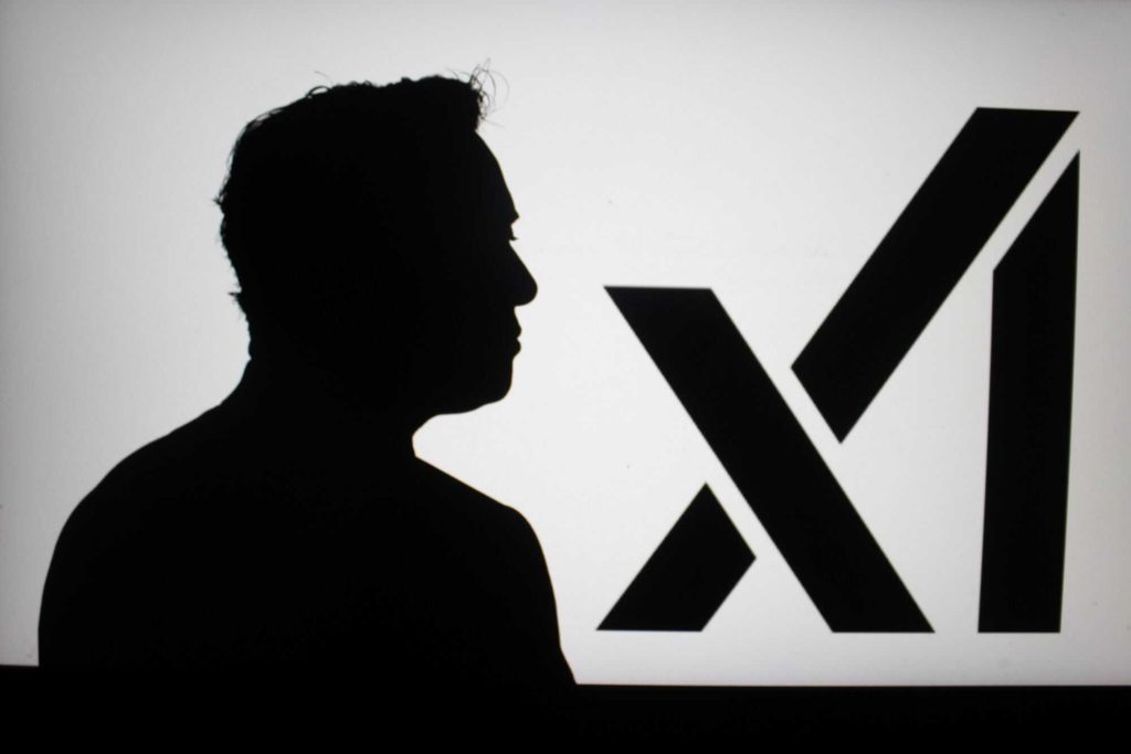 Elon Musk e xAI acusam OpenAI de roubo de segredos