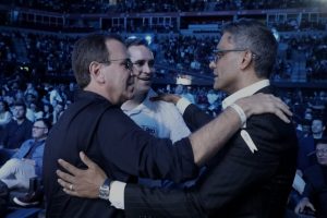 Em aceno a evangélicos, Paes participa de conferência de coach