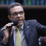 Em julgamento de Bolsonaro, Otoni comemora voto de Fux 