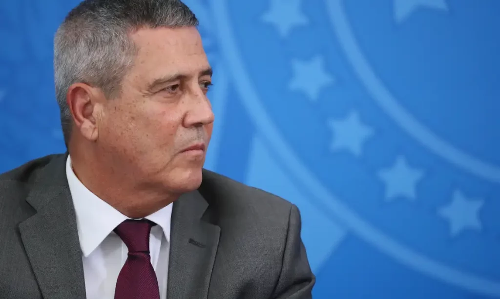 Em parecer ao STF, PGR defende que Braga Netto deve