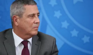 Em parecer ao STF, PGR defende que Braga Netto deve