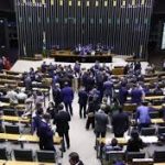Em resposta ao STF, Câmara aprova PEC que amplia blindagem