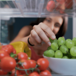 Esta geladeira permite conservar alimentos gastando menos energia