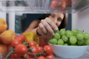 Esta geladeira permite conservar alimentos gastando menos energia