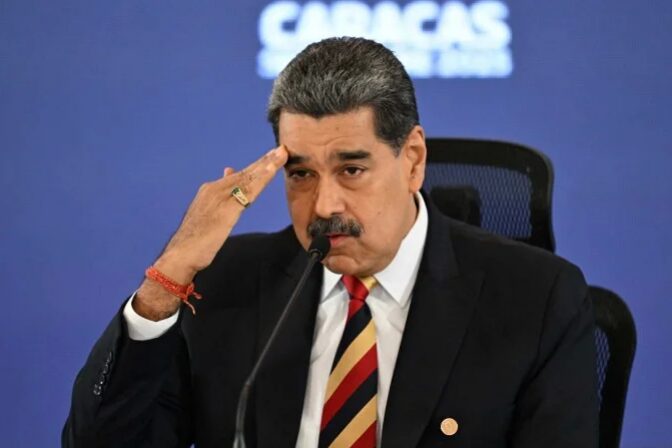 Estados Unidos mantém mísseis apontados para a Venezuela
