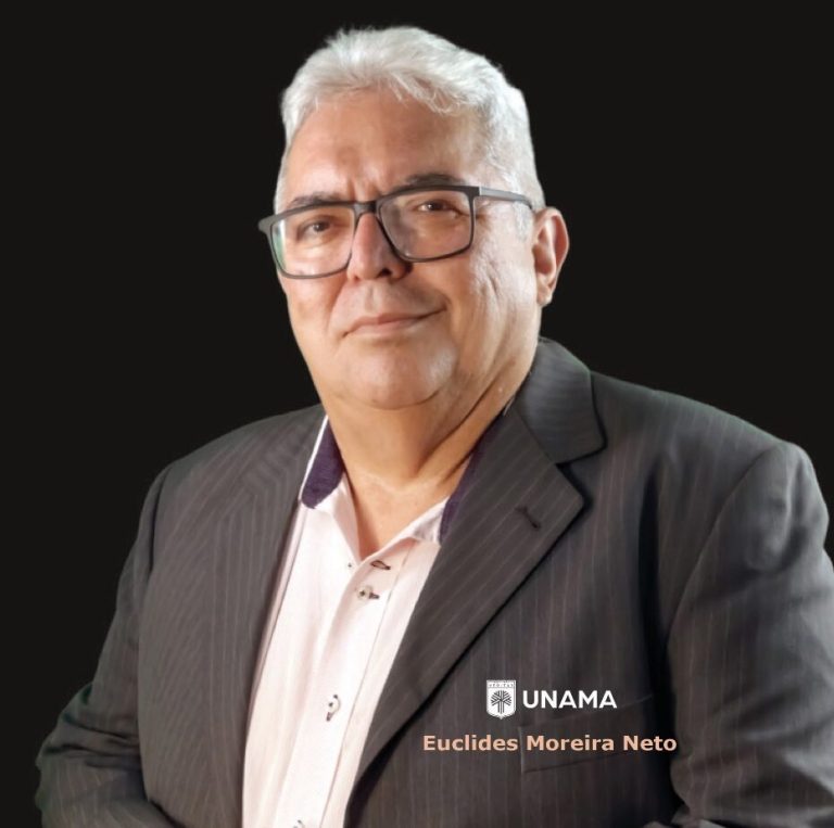 Euclides Moreira Neto lança obras na Feira do Livro