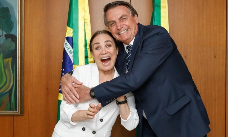 Ex-atriz da Globo e ex-secretária de Cultura, Regina Duarte se