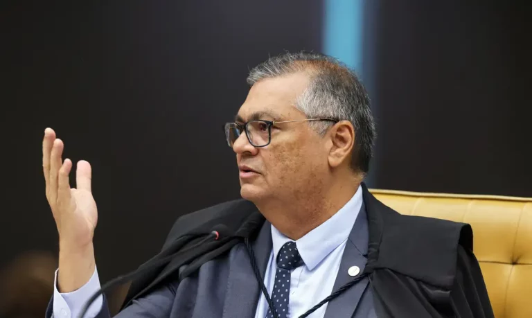 Flávio Dino afirma que crimes atribuídos a Bolsonaro e aliados