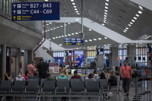 Governo assina novo termo para redefinir concessão do aeroporto do