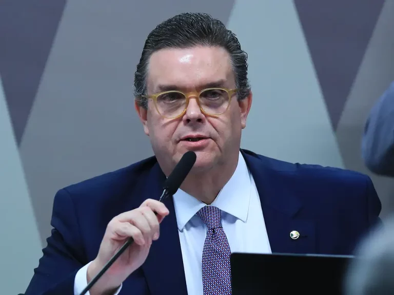 Governo quer reduzir fila do INSS para até 45 dias