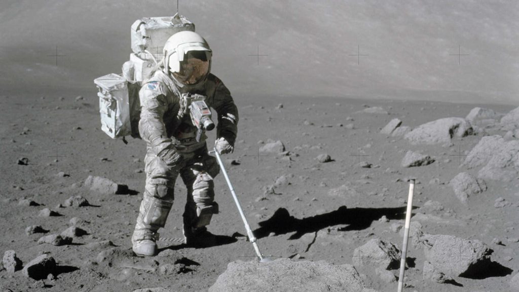 História da Lua pode ser reescrita com amostra da Apollo