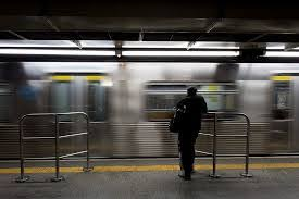 Imagens de pessoas desaparecidas serão exibidas em trens, metrôs e