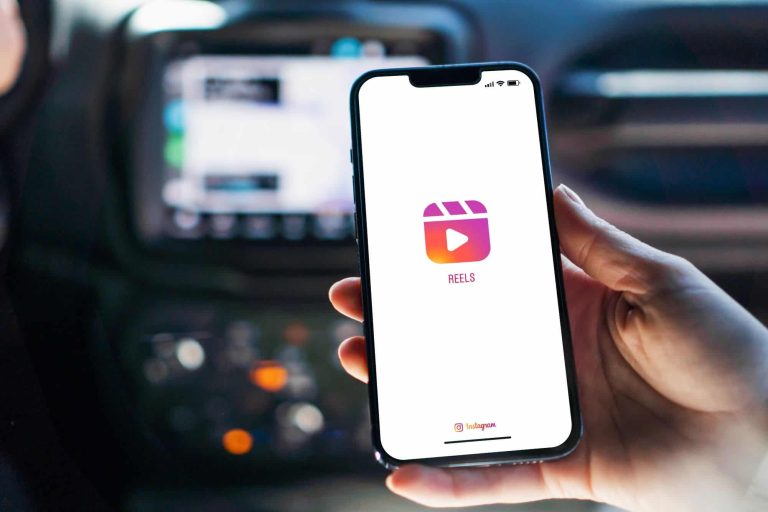 Instagram testa função para você assistir Reels enquanto acessa outro