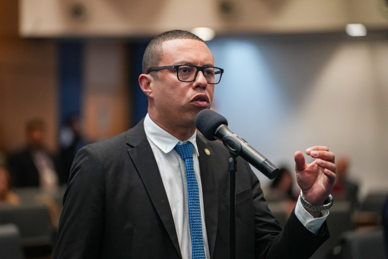 Internet sob domínio do crime em Niterói reacende debate sobre