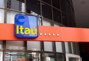 Itaú demite mais de mil funcionários sem negociação prévia, denuncia
