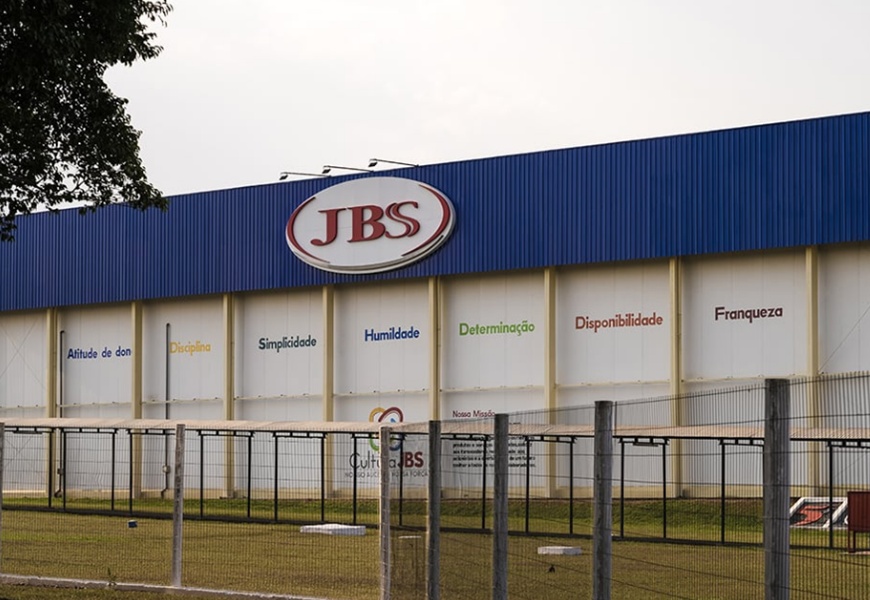 JBS é autuada por manter trabalhadores em situação análoga à