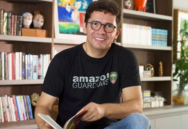 Jornalista maranhense lança livro durante Sarau Vinil & Poesia, nesta