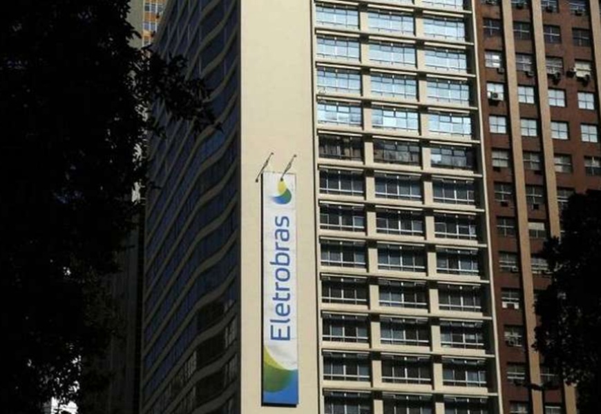 Justiça proíbe Eletrobrás de reduzir salários em acordos ilegais com