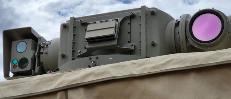 Laser desenvolvido na Austrália pode derrubar enxame de drones