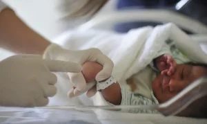 Lei sancionada prioriza redução da mortalidade de bebês prematuros e
