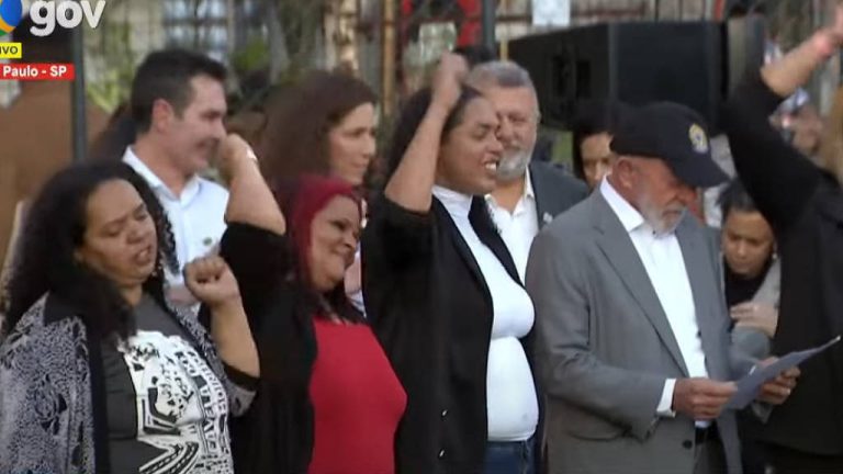 Lula dividiu palco na Favela do Moinho com líderes comunitárias