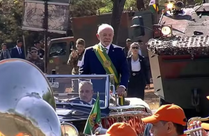 Lula participa do desfile de 7 de Setembro em meio