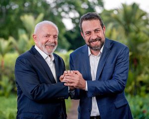 Lula volta dos EUA nesta quinta e prepara reforma ministerial