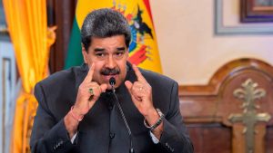 Maduro usa celular da Huawei para não ser hackeado pelos
