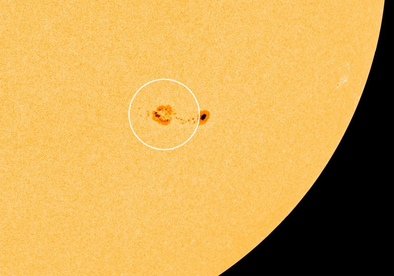 Mancha solar em formato estranho acende alerta para risco de