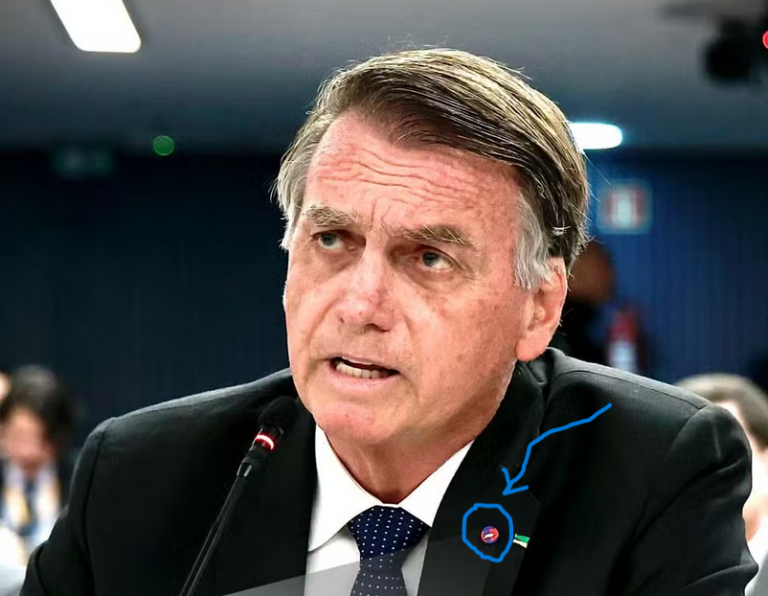 Medalha que Bolsonaro exibiu no STF pode ser cassada por