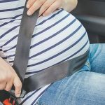 Médicos alertam para cuidados no volante durante gestação e puerpério