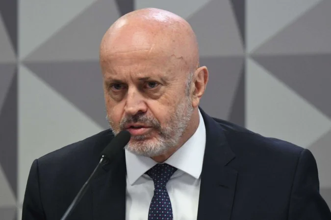 Mendonça vota para manter prisão de “Careca do INSS” e