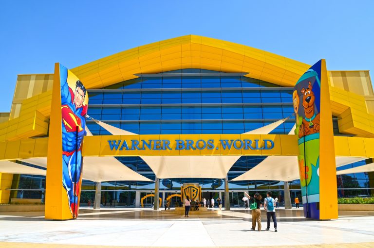 Midjourney é processada por ‘roubar’ personagens da Warner Bros
