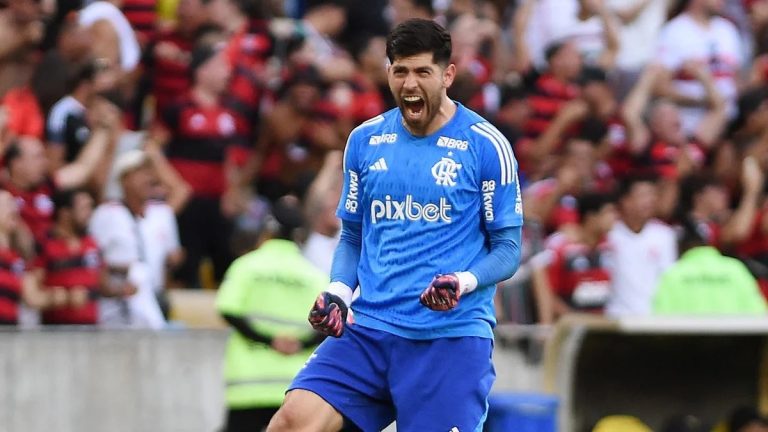 Milagre de Rossi! Flamengo perde, mas avança na Libertadores nos