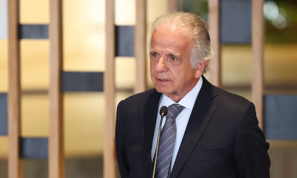 Ministro da Defesa alerta para risco de crise entre Venezuela