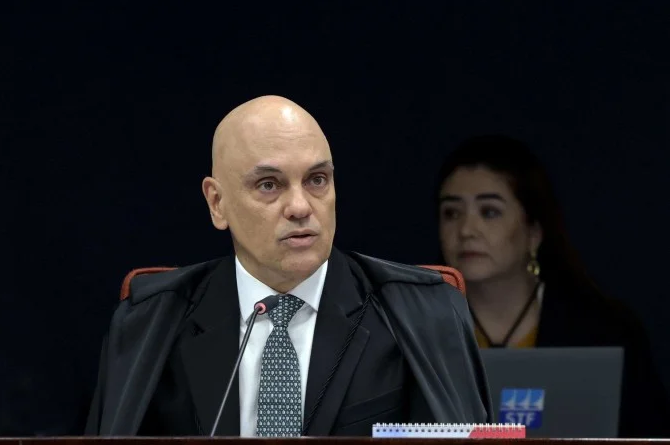 Moraes é acusado de adulterar documentos e rebate denúncia
