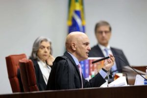 Moraes vota para condenar Bolsonaro e aliados por tentativa de